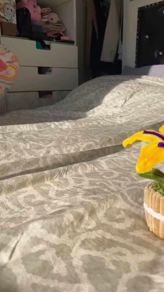 Tangled Flower Mini Pot